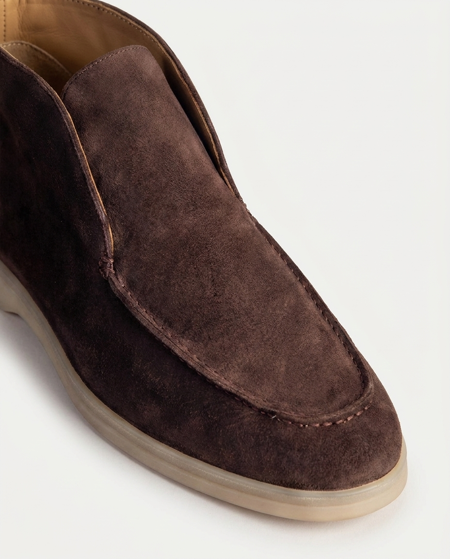 Dark Brown High Steppers - detail moc-toe stiksel en suède